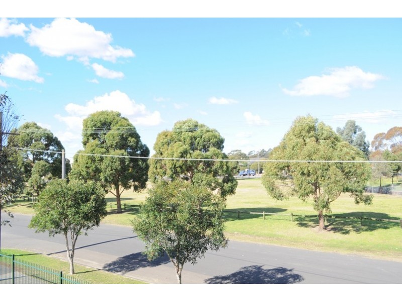 8 Koala Road, Greenacre NSW 2190