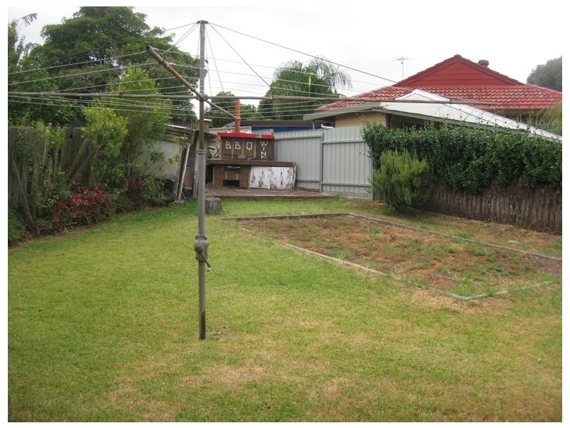 1 Suva Crescent, Greenacre NSW 2190