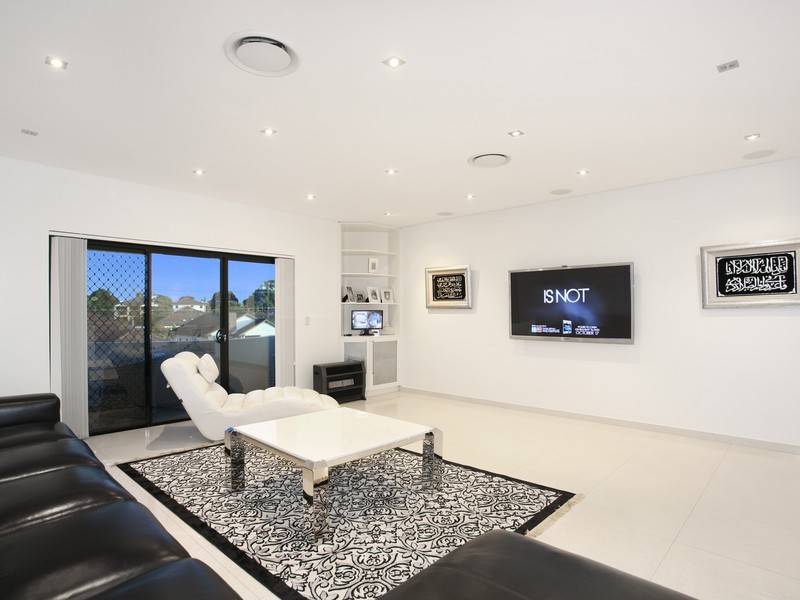 38 Rea Street, Greenacre NSW 2190