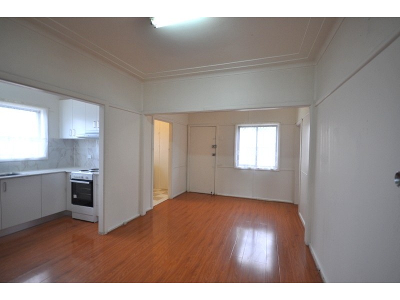 180 Roberts Road, Greenacre NSW 2190