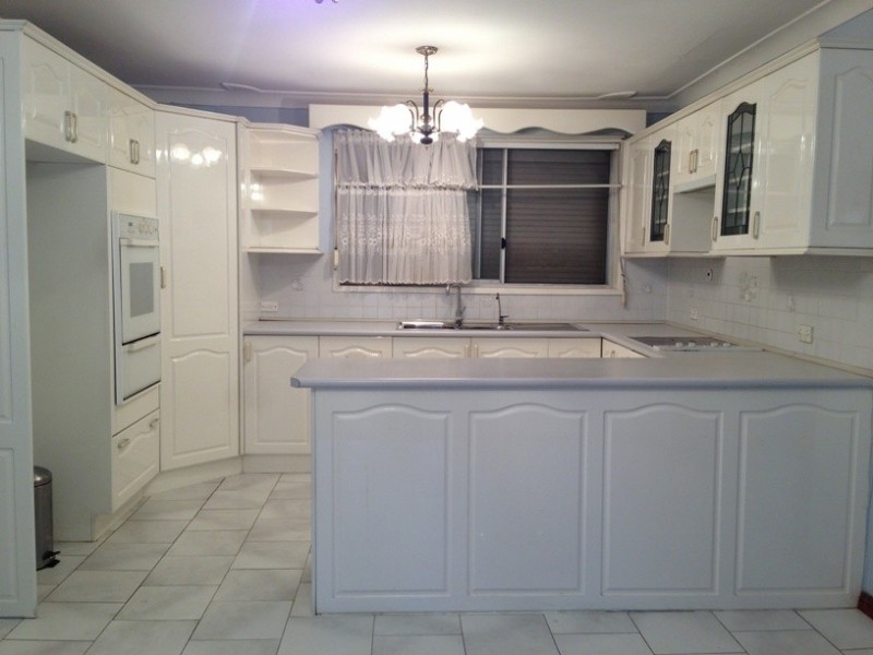 19 Oak Drive, Georges Hall NSW 2198