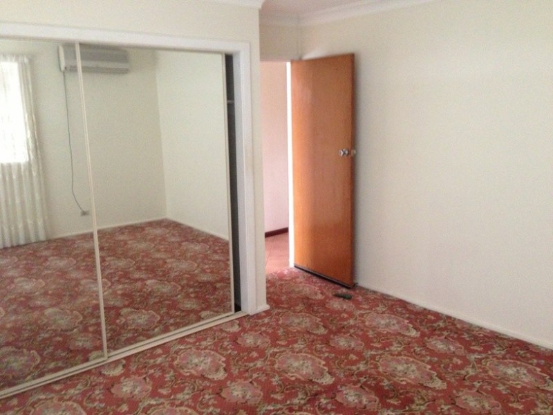 19 Oak Drive, Georges Hall NSW 2198