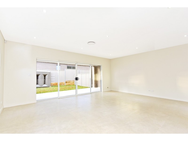 2/143 Greenacre Road, Greenacre NSW 2190