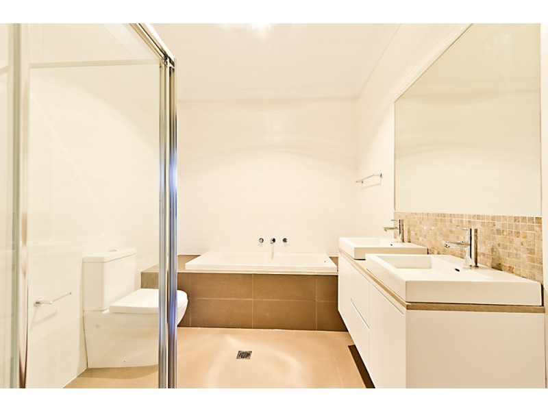 2/143 Greenacre Road, Greenacre NSW 2190