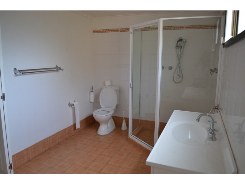 15 Gilliver Crescent, Greenacre NSW 2190