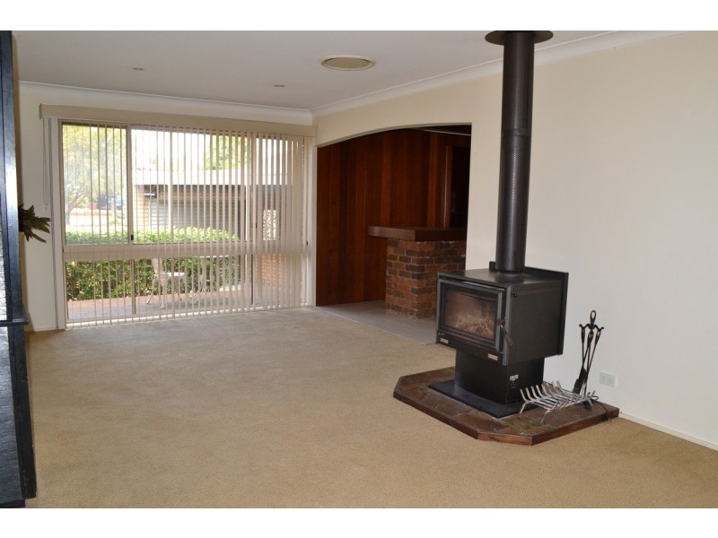 15 Gilliver Crescent, Greenacre NSW 2190