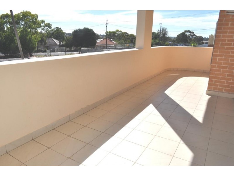 11/2 Amy Street, Regents Park NSW 2143