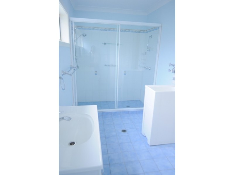 6 Lamson Place, Greenacre NSW 2190