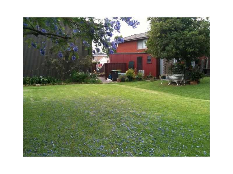 6 Lamson Place, Greenacre NSW 2190