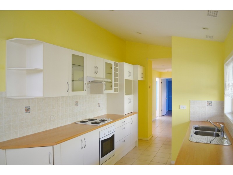 6 Lamson Place, Greenacre NSW 2190