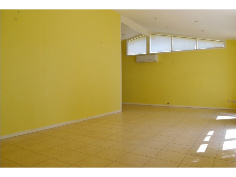 6 Lamson Place, Greenacre NSW 2190