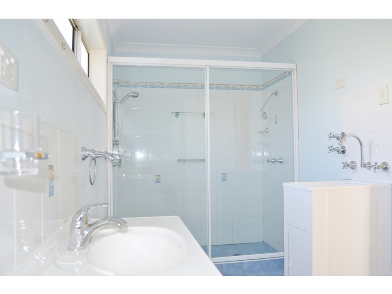 6 Lamson Place, Greenacre NSW 2190