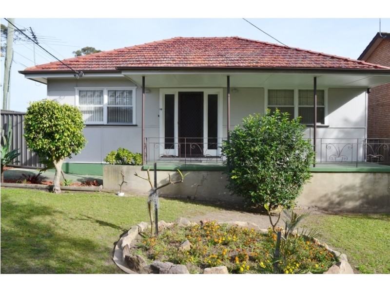 18 Georges Crescent, Georges Hall NSW 2198