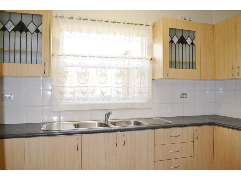 18 Georges Crescent, Georges Hall NSW 2198