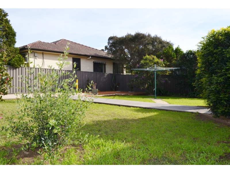 18 Georges Crescent, Georges Hall NSW 2198