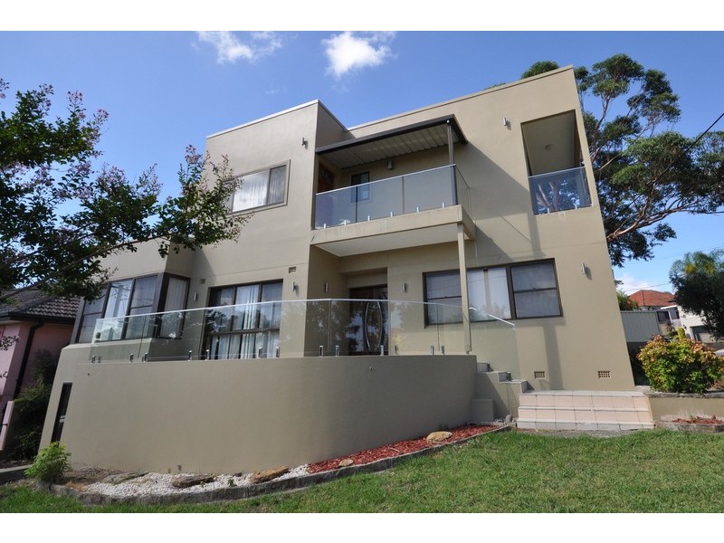 1 Nockolds Avenue, Mount Lewis NSW 2190