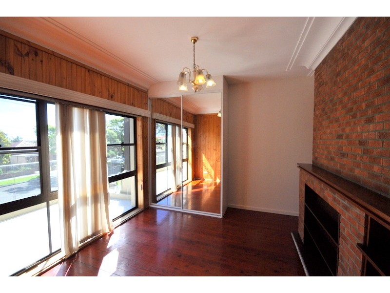 1 Nockolds Avenue, Mount Lewis NSW 2190