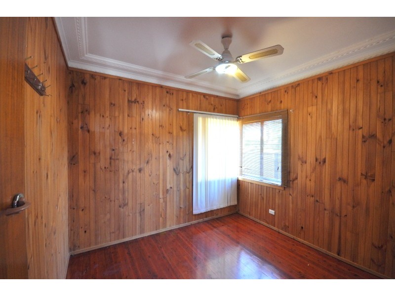 1 Nockolds Avenue, Mount Lewis NSW 2190