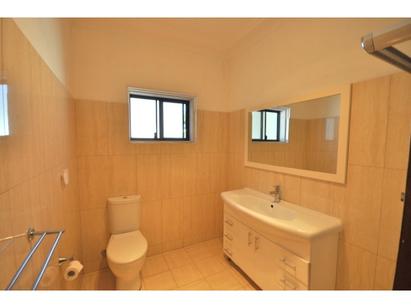 1 Nockolds Avenue, Mount Lewis NSW 2190