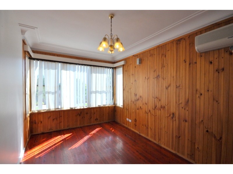 1 Nockolds Avenue, Mount Lewis NSW 2190