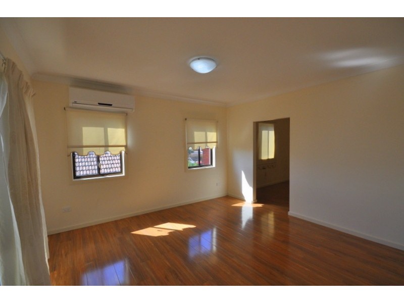 1 Nockolds Avenue, Mount Lewis NSW 2190