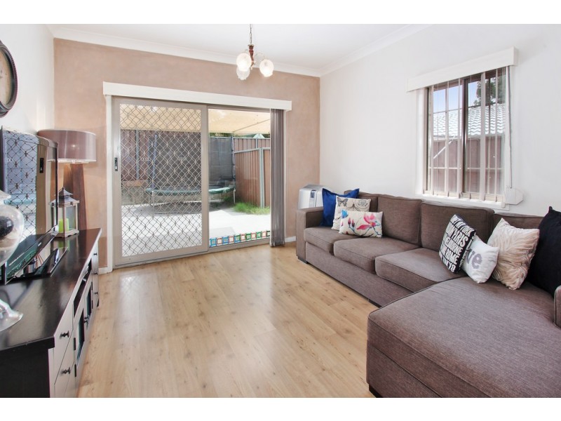 1/135 Rex Road, Georges Hall NSW 2198