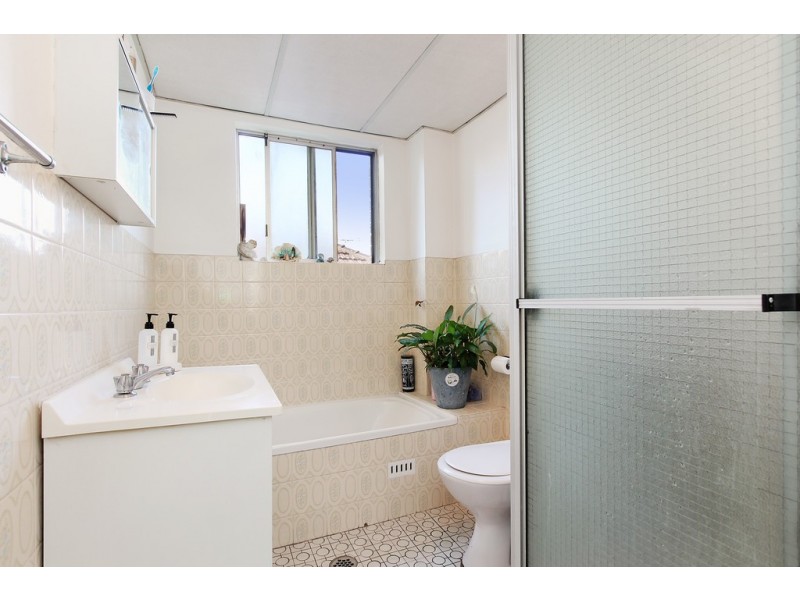 1/64 Eighth Avenue, Campsie NSW 2194