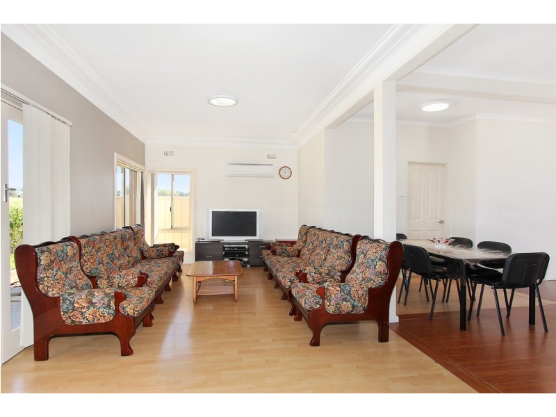 8 Usher Crescent, Sefton NSW 2162