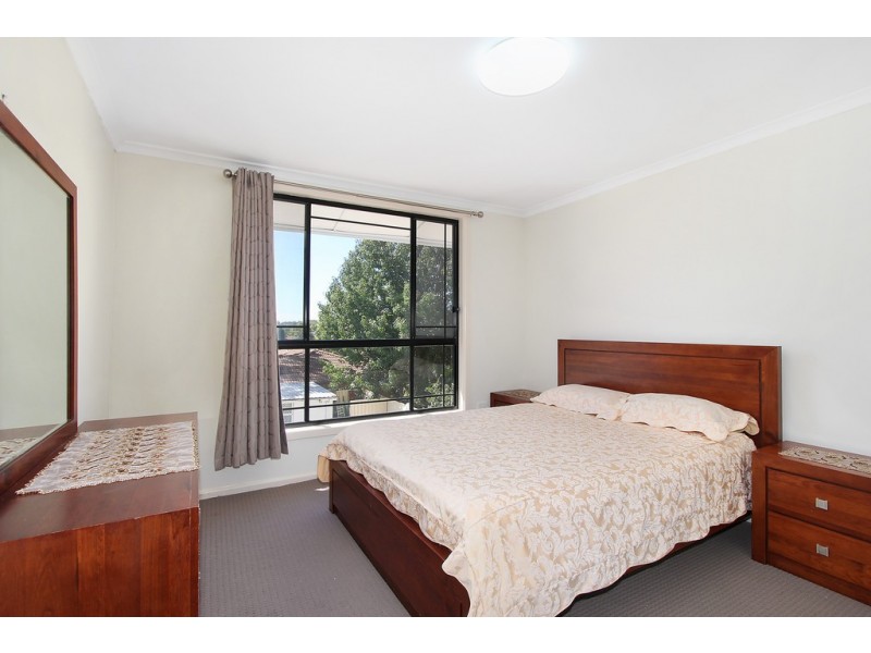 8 Usher Crescent, Sefton NSW 2162