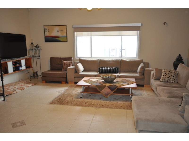 27 Lithgow Avenue, Yagoona NSW 2199