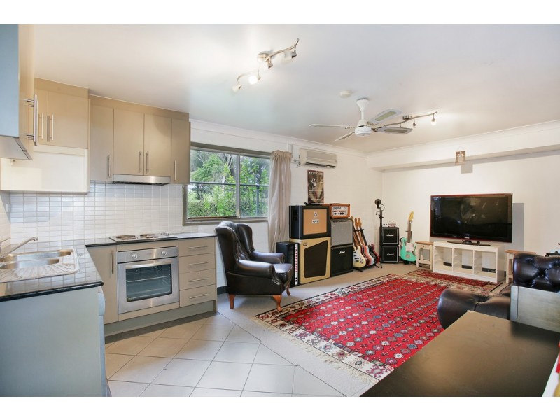 23 Rex Road, Georges Hall NSW 2198