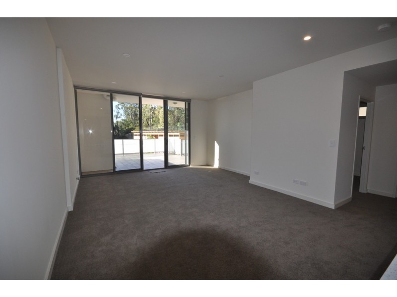 B104/2 Rowe Drive, Potts Hill NSW 2143