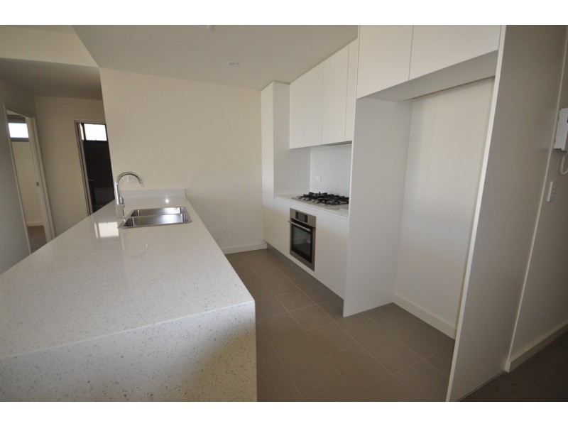 B104/2 Rowe Drive, Potts Hill NSW 2143