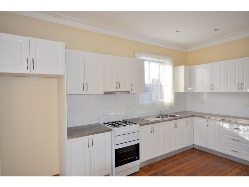 12 Carrisbrook Avenue, Punchbowl NSW 2196