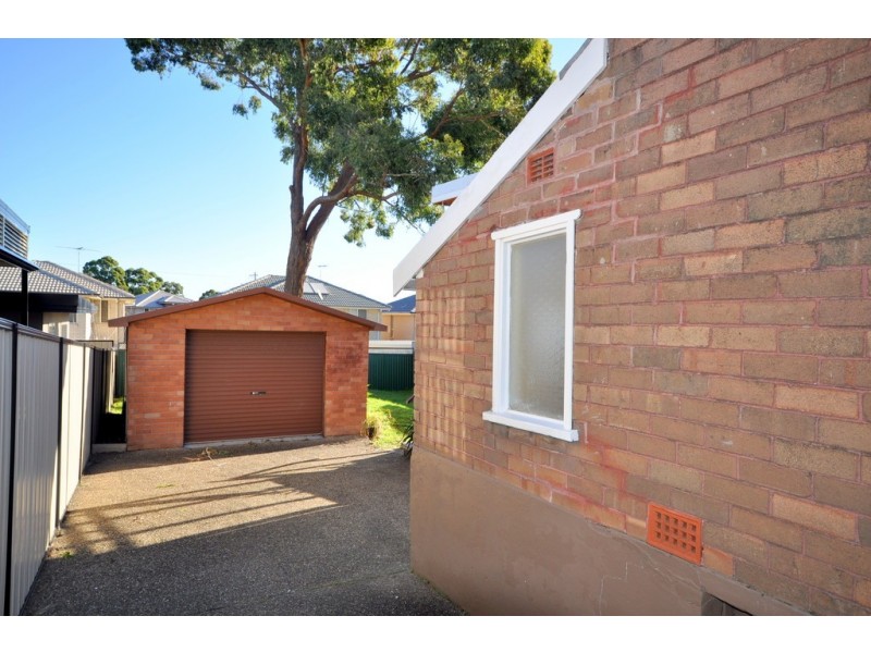 12 Carrisbrook Avenue, Punchbowl NSW 2196