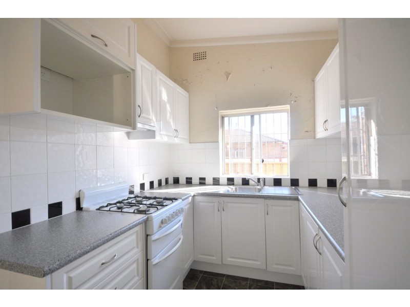 16 Loftus Crescent, Homebush NSW 2140