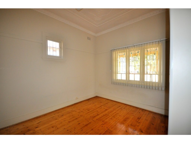 16 Loftus Crescent, Homebush NSW 2140