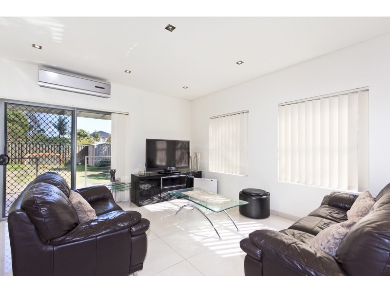 42a Highview Avenue, Greenacre NSW 2190