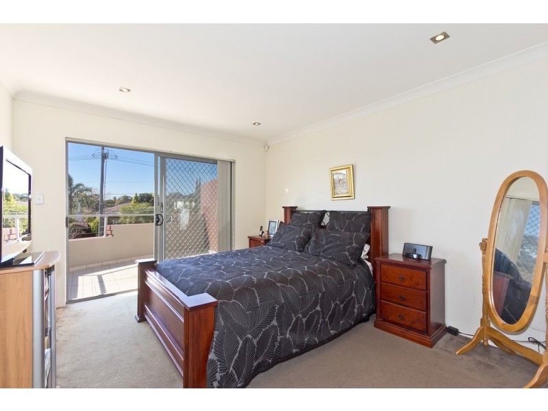 42a Highview Avenue, Greenacre NSW 2190