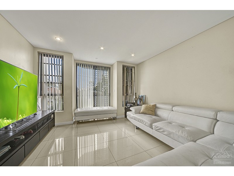 2/6 Townsend Street, Condell Park NSW 2200