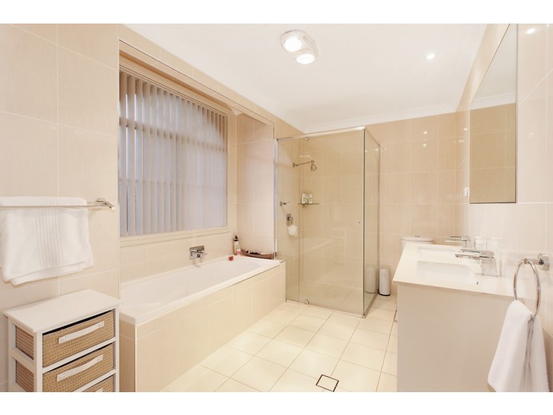 2 Roxby Place, Hinchinbrook NSW 2168