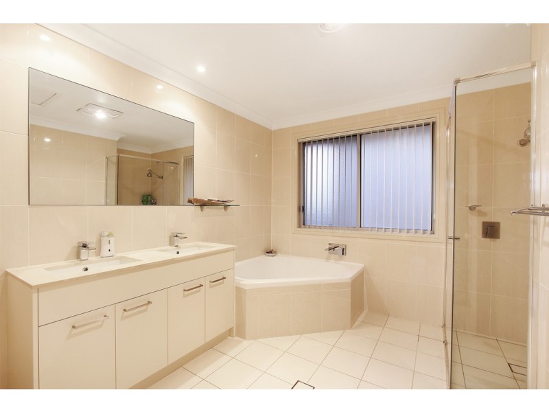 2 Roxby Place, Hinchinbrook NSW 2168