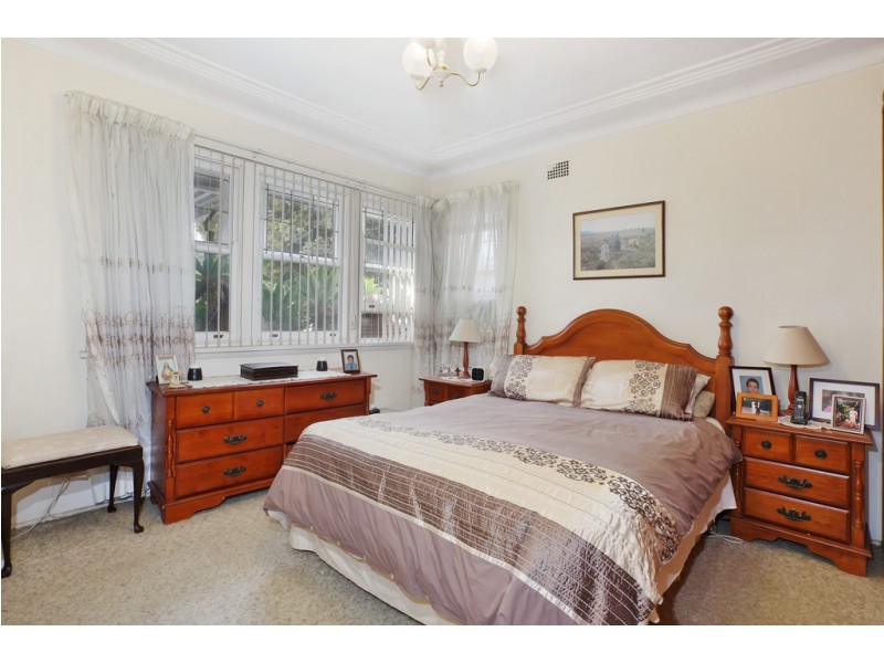 10 Noble Avenue, Punchbowl NSW 2196