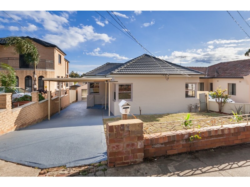 2 Carrisbrook Avenue, Punchbowl NSW 2196
