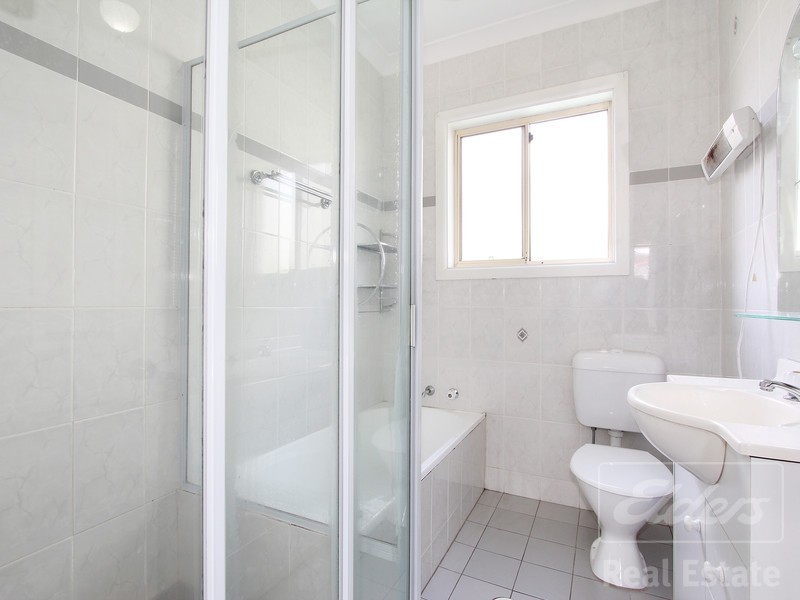 2/11 Pringle Avenue, Bankstown NSW 2200