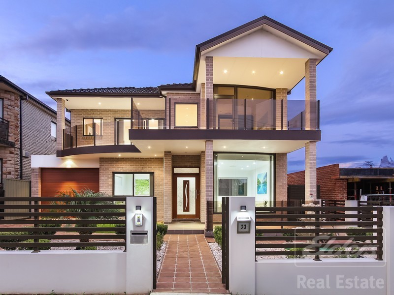 33 Tennyson Road, Greenacre NSW 2190