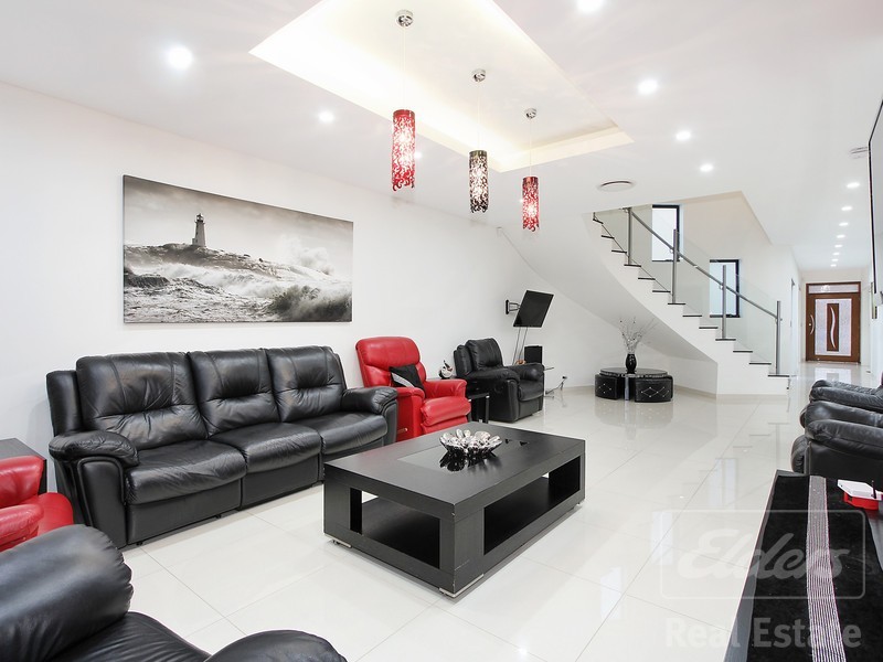 33 Tennyson Road, Greenacre NSW 2190