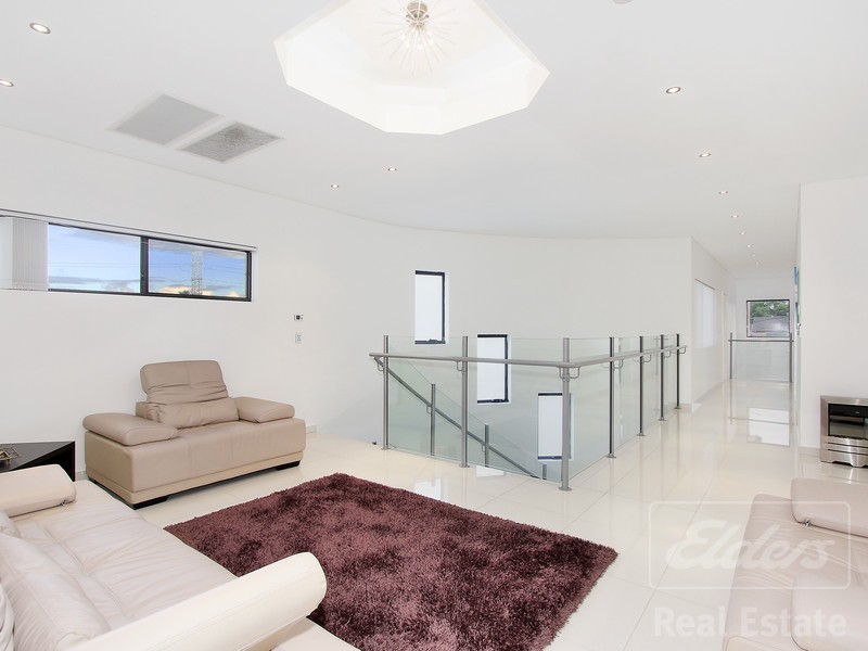 33 Tennyson Road, Greenacre NSW 2190