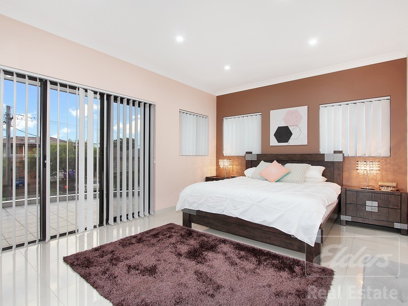 33 Tennyson Road, Greenacre NSW 2190