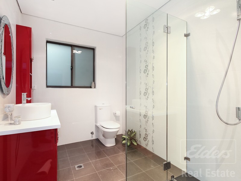 33 Tennyson Road, Greenacre NSW 2190